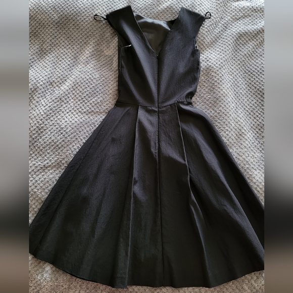 Le Chateau Dress "New" - Picture 2 of 3